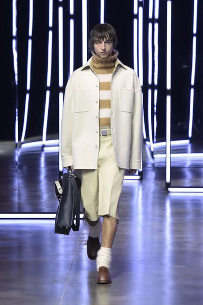 Look 5